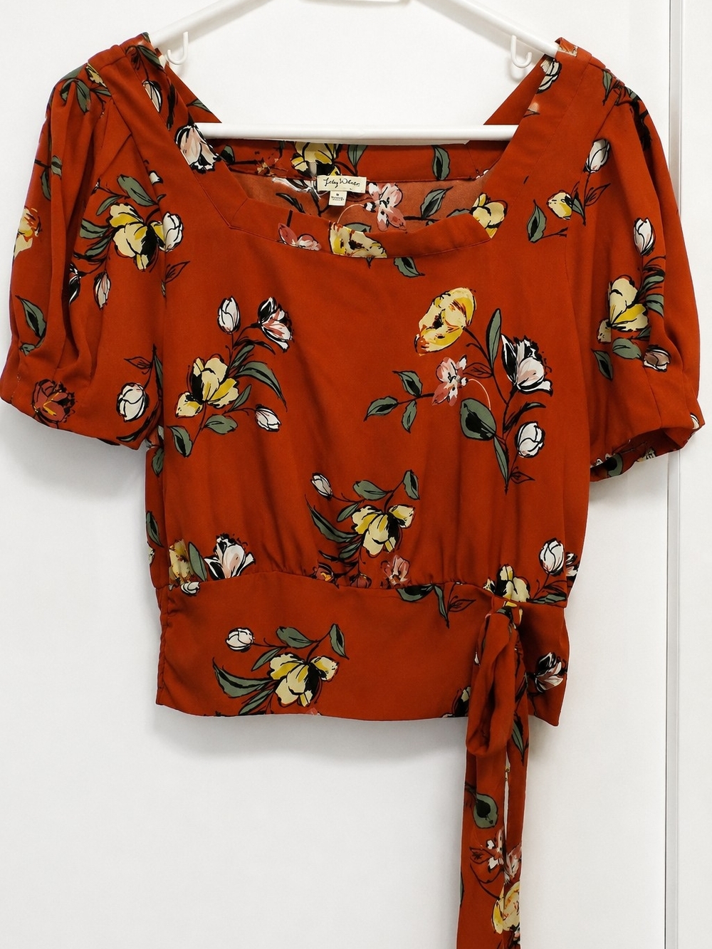 4/$15 Lily White Rust Floral Midriff Top